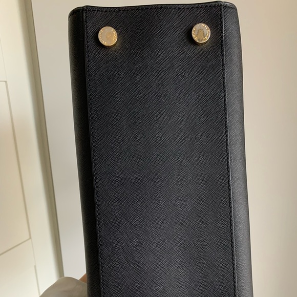 ❌SOLD❌ Michael Kors Selma Saffiano Leather Satchel - Picture 4 of 5